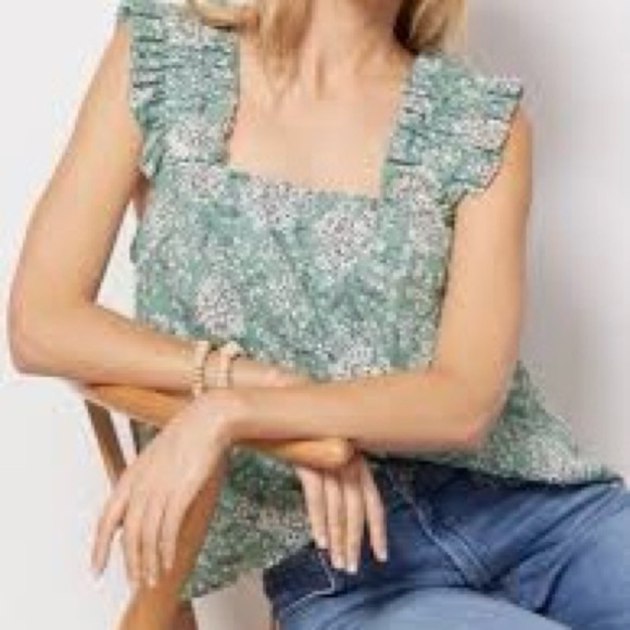 Evereve Lora Green Button Down Back Ruffled Blouse with Square Neckline Size S - Picture 1 of 11